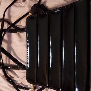 Black purse, 9'x7'